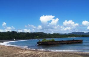 Barge in full at Playa Negra